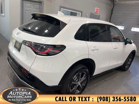 Used 2025 Honda HR-V EX-L image 5