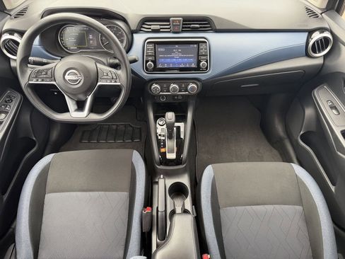Used 2025 Nissan Versa SV FWD image 12