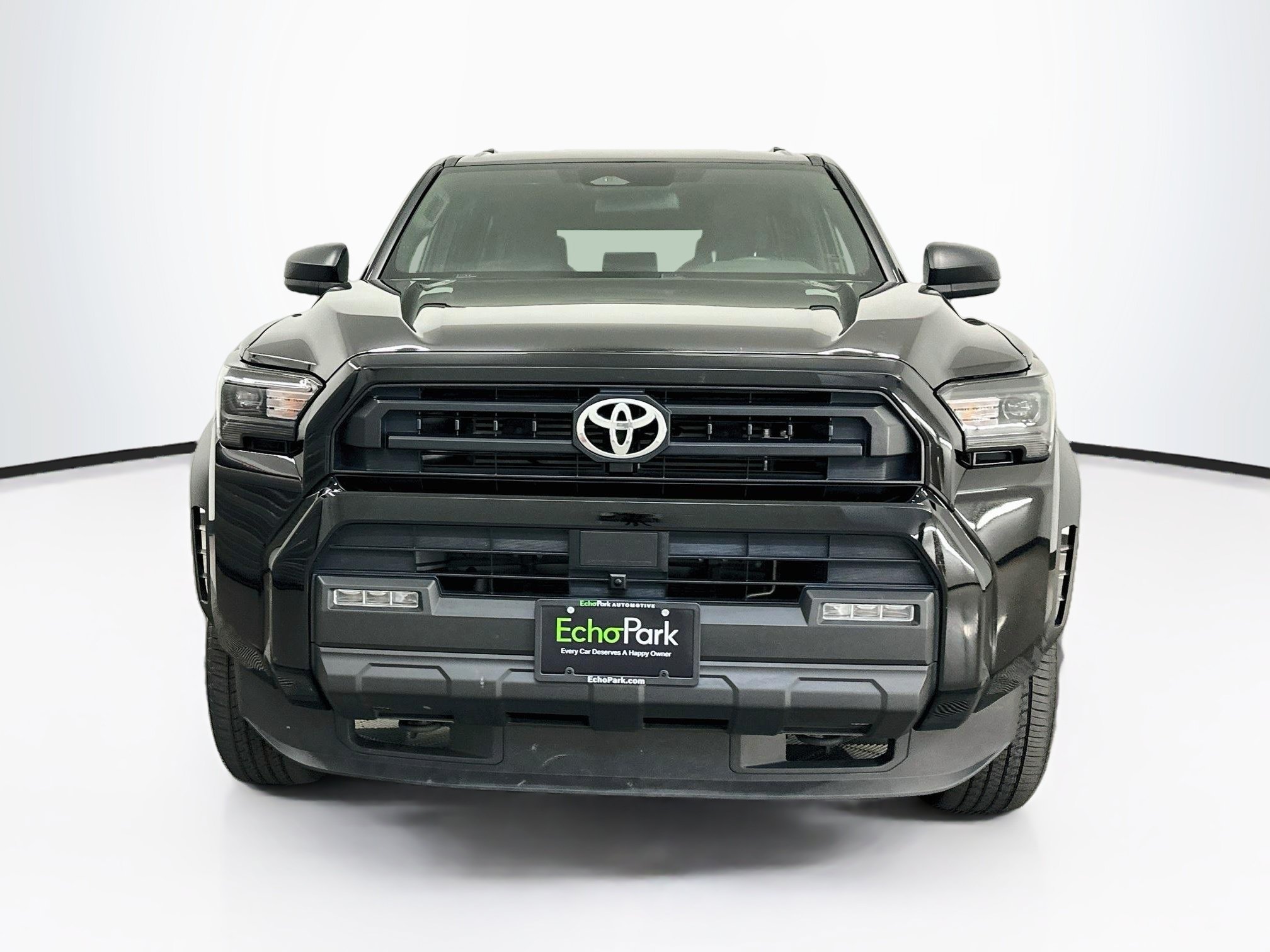 Used 2025 Toyota 4Runner SR5 AWD/4WD image 2