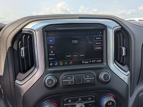 Used 2021 Chevrolet Silverado 1500 LTZ AWD/4WD image 13