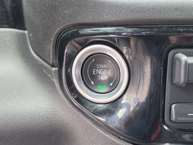 Used 2025 Chevrolet Silverado 2500 High Country w/ Technology Package AWD/4WD image 37