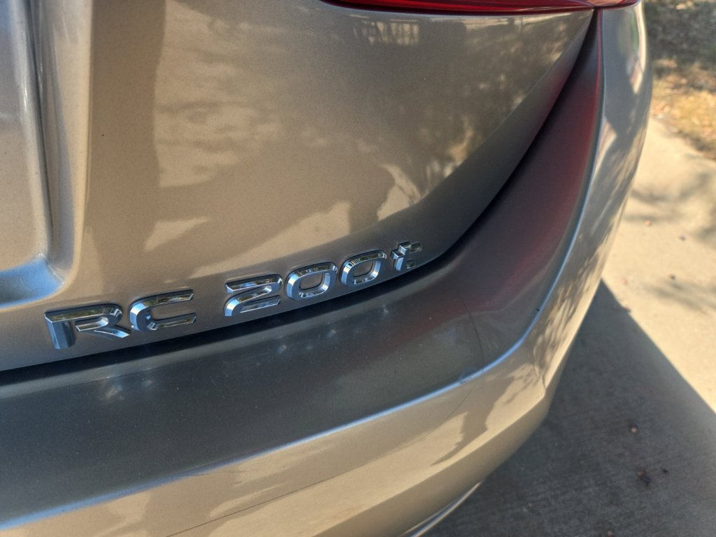 Used 2016 Lexus RC 200t RWD image 6