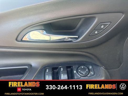 Used 2019 Chevrolet Equinox LT image 10