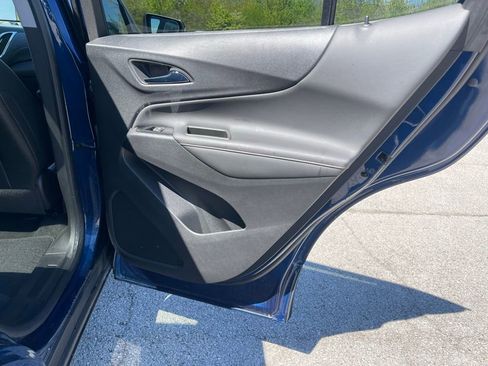 Used 2022 Chevrolet Equinox Premier FWD image 18