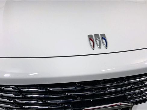 Used 2025 Buick Envision Preferred image 28