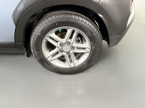 Used 2021 Hyundai Kona SE FWD image 36