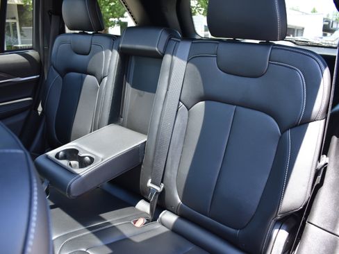 New 2025 Jeep Grand Cherokee Limited w/ Luxury Tech Group II RWD image 27