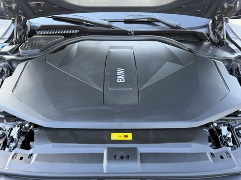 Used 2025 BMW i5 xDrive40 w/ Premium Package image 32