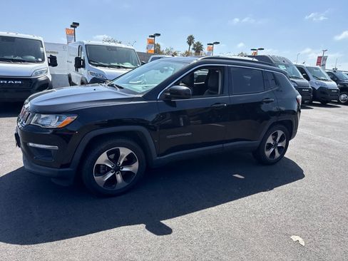 Used 2017 Jeep Compass Latitude w/ Popular Equipment Group FWD image 17