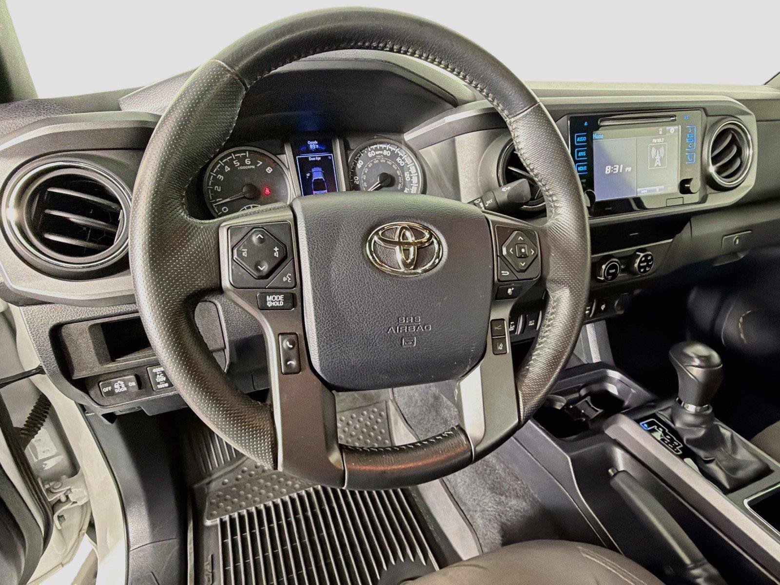 Used 2018 Toyota Tacoma TRD Sport w/ Technology Package RWD image 11