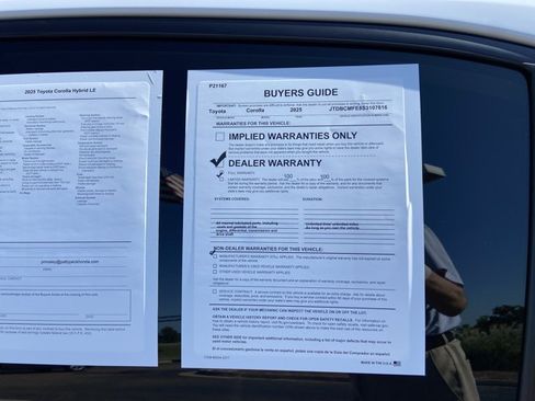 Used 2025 Toyota Corolla LE FWD image 7