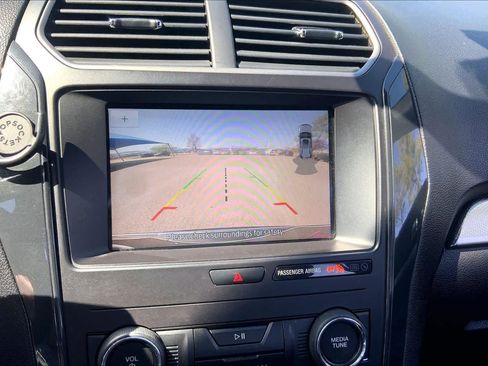 Used 2018 Ford Explorer XLT w/ Equipment Group 201A image 27