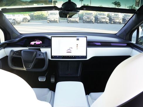 Used 2022 Tesla Model X Plaid image 23