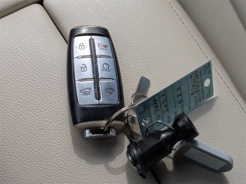 Used 2021 Genesis G80 2.5T image 33