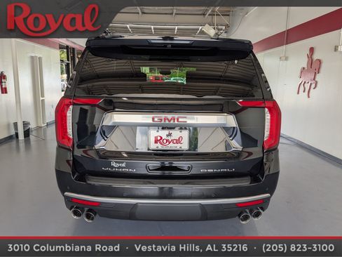 Used 2024 GMC Yukon Denali w/ Denali Reserve Package AWD/4WD image 3