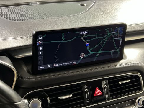 Used 2023 Genesis G70 2.0T image 18