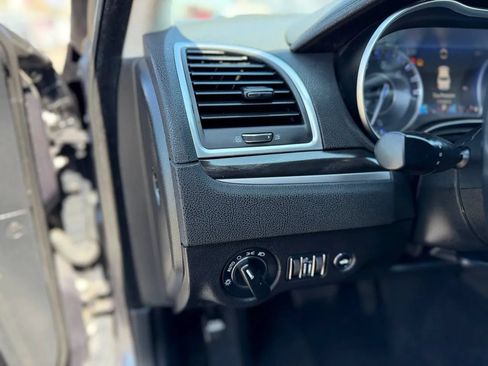 Used 2015 Chrysler 300 Limited RWD image 38
