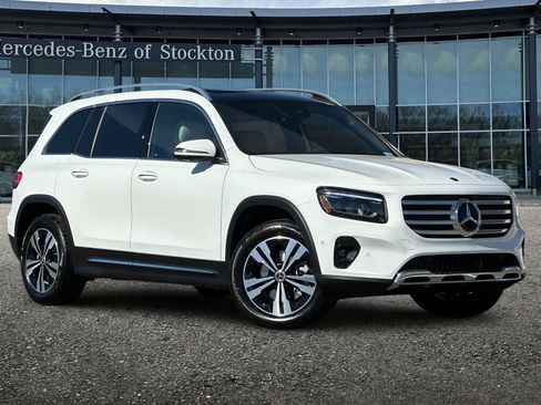 New 2026 Mercedes-Benz GLB 250 4MATIC image 1