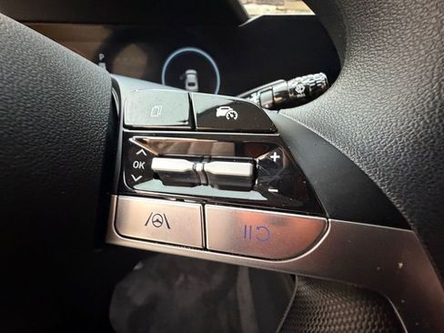 Certified 2024 Hyundai Elantra SEL image 23