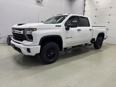 Used 2024 Chevrolet Silverado 3500 LTZ w/ LTZ Plus Package AWD/4WD image 9