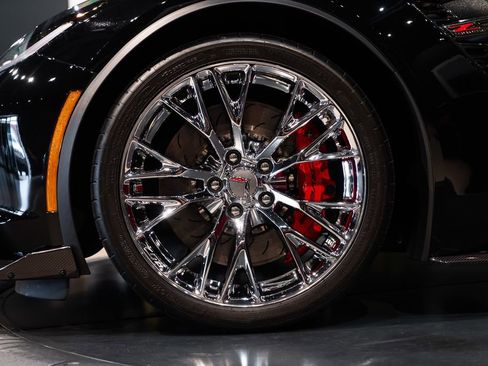 Used 2016 Chevrolet Corvette Z06 w/ 3LZ Preferred Equipment Group image 13