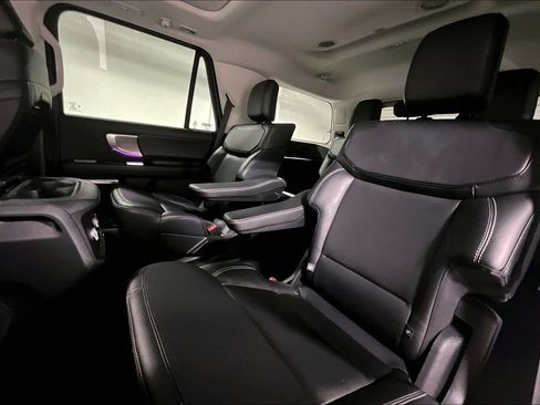 Used 2025 Ford Expedition Platinum AWD/4WD image 36