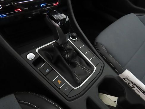 New 2025 Volkswagen Jetta SE image 17