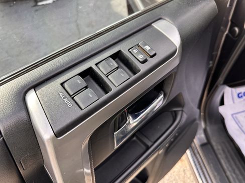 Used 2017 Toyota 4Runner Limited image 5