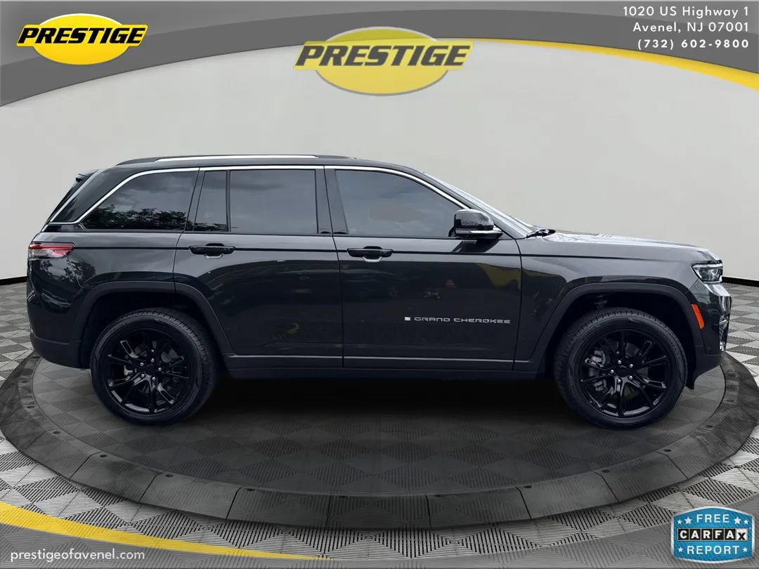Used 2024 Jeep Grand Cherokee Limited 4xe w/ Luxury Tech Group II AWD/4WD image 4