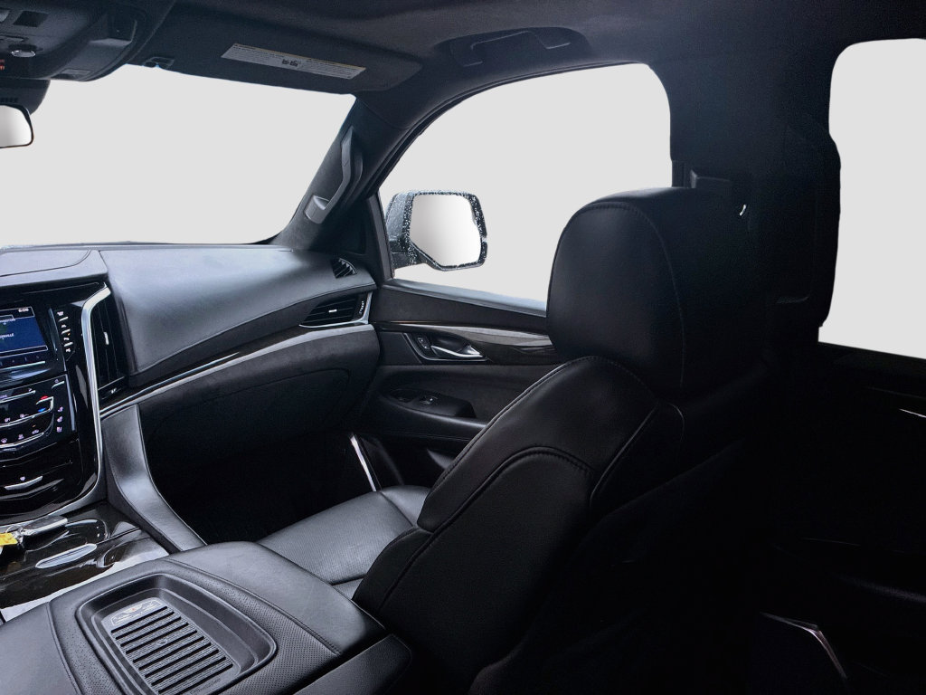 Used 2020 Cadillac Escalade Platinum w/ Escalade Sport Edition AWD/4WD image 25