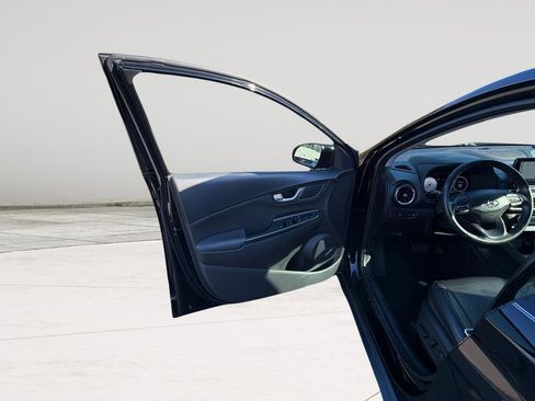 Used 2023 Hyundai Kona Limited image 13