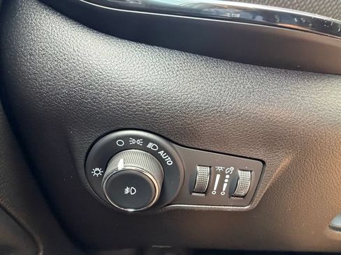 Used 2022 Jeep Compass Trailhawk w/ Trailhawk Convenience Group AWD/4WD image 27