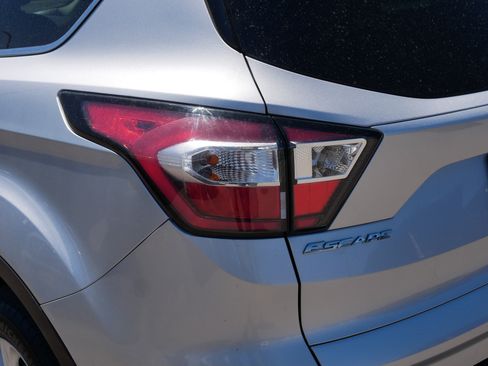 Used 2017 Ford Escape SE AWD/4WD image 17