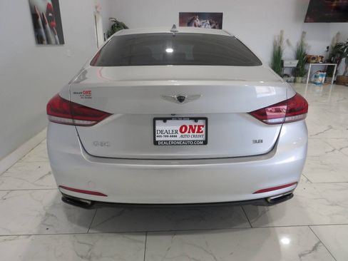 Used 2017 Genesis G80 3.8 RWD image 4