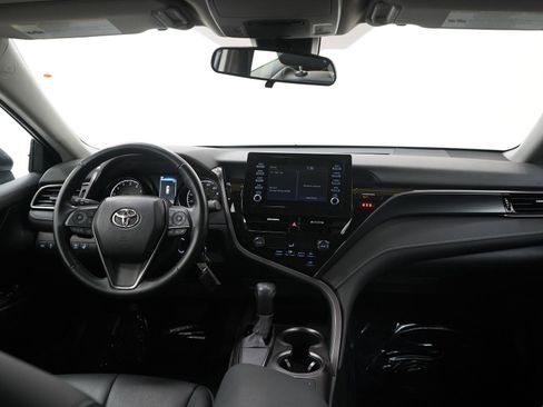 Used 2022 Toyota Camry SE image 14