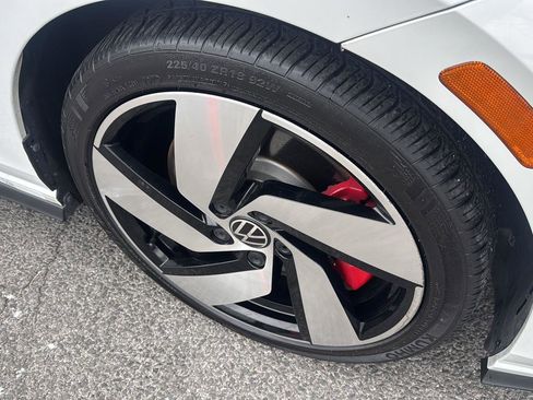 Used 2024 Volkswagen GTI S image 10