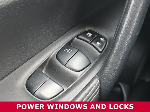 Used 2022 Nissan Rogue Sport SV image 26