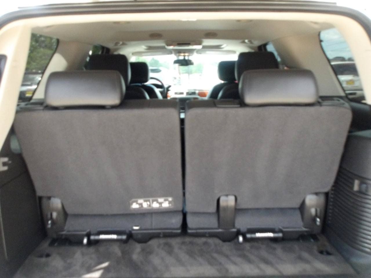 Used 2013 Chevrolet Tahoe LTZ RWD image 13