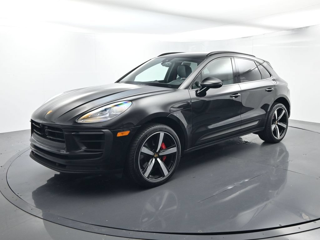 Certified 2023 Porsche Macan S AWD/4WD image 1