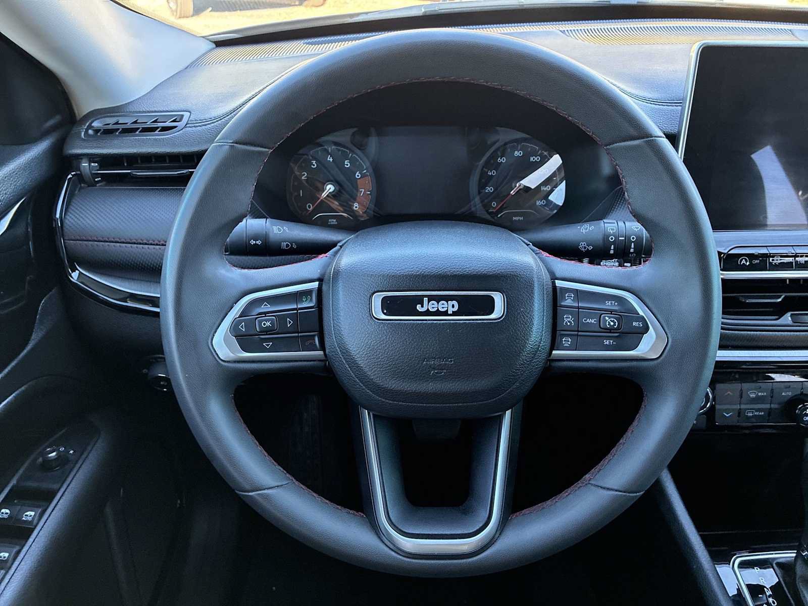 Used 2022 Jeep Compass Trailhawk AWD/4WD image 11