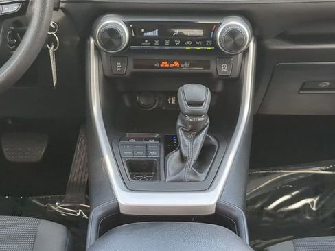 Certified 2024 Toyota RAV4 LE AWD/4WD image 19
