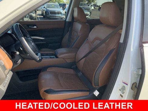 Used 2023 Nissan Pathfinder Platinum image 6