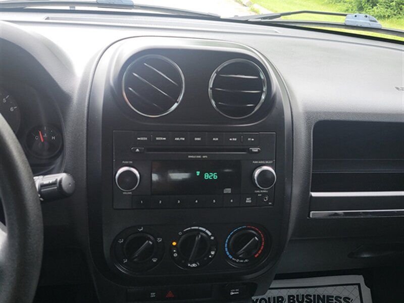 Used 2009 Jeep Patriot Sport FWD image 18