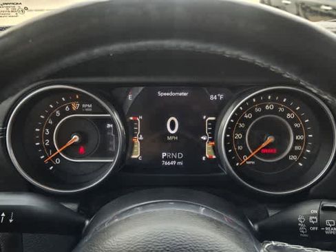 Used 2018 Jeep Wrangler Unlimited Sahara AWD/4WD image 17