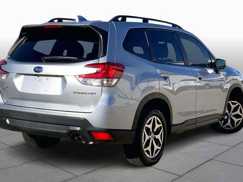 Used 2022 Subaru Forester Premium image 13