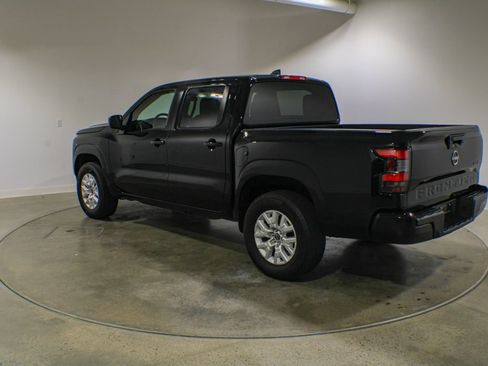 Used 2023 Nissan Frontier SV AWD/4WD image 3