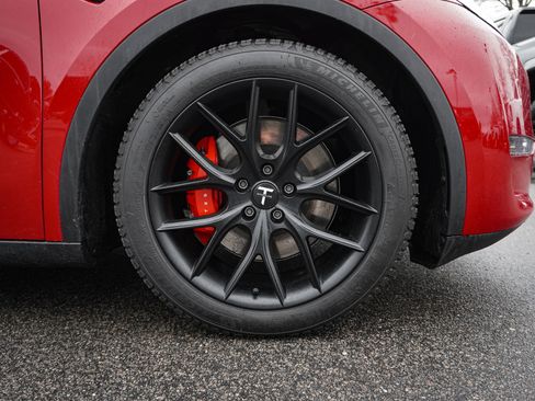 Used 2023 Tesla Model Y Performance image 13