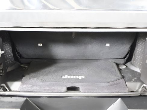 Used 2015 Jeep Wrangler Rubicon image 13