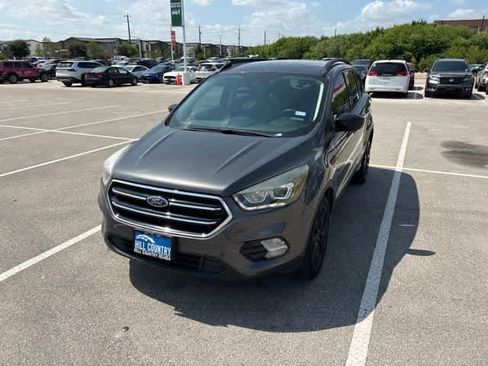 Used 2018 Ford Escape SE w/ SE Sport Appearance Package FWD image 1