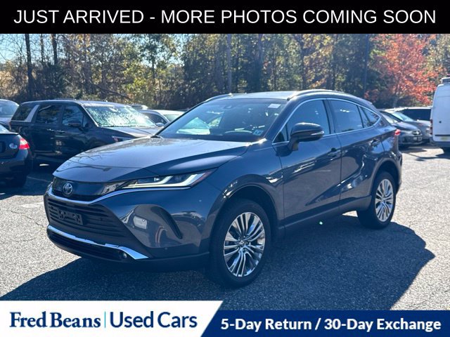 Used 2024 Toyota Venza XLE AWD/4WD image 3